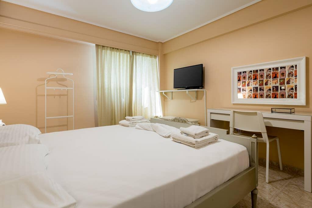 Sunny Apartment With 2 Bedrooms And Garden Glifada Zewnętrze zdjęcie